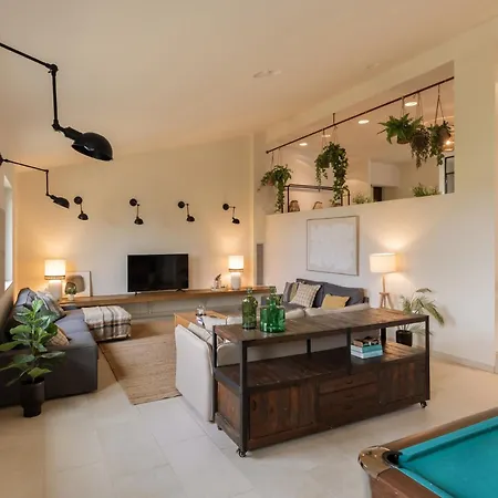 Bufi, Espectacular Casa Con Piscina Interior * Llagostera