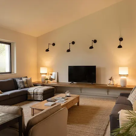 Bufi, Espectacular Casa Con Piscina Interior