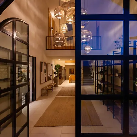 Bufi, Espectacular Casa Con Piscina Interior リャゴステラ