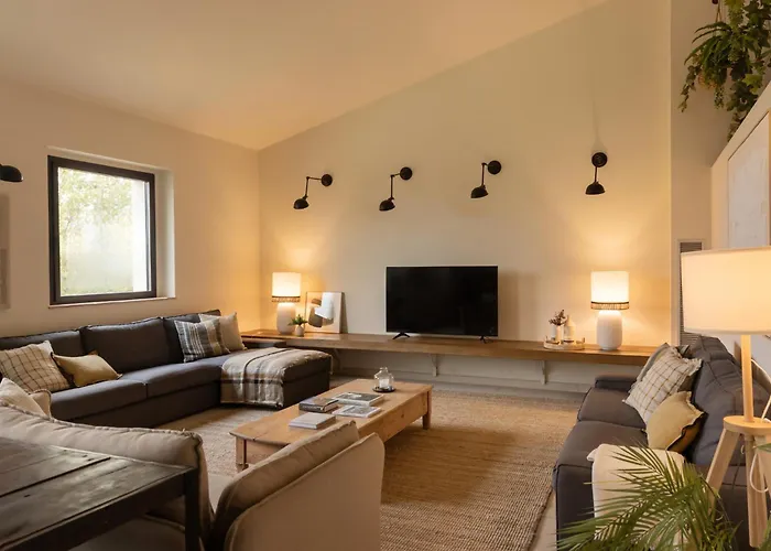 Bufi, Espectacular Casa Con Piscina Interior