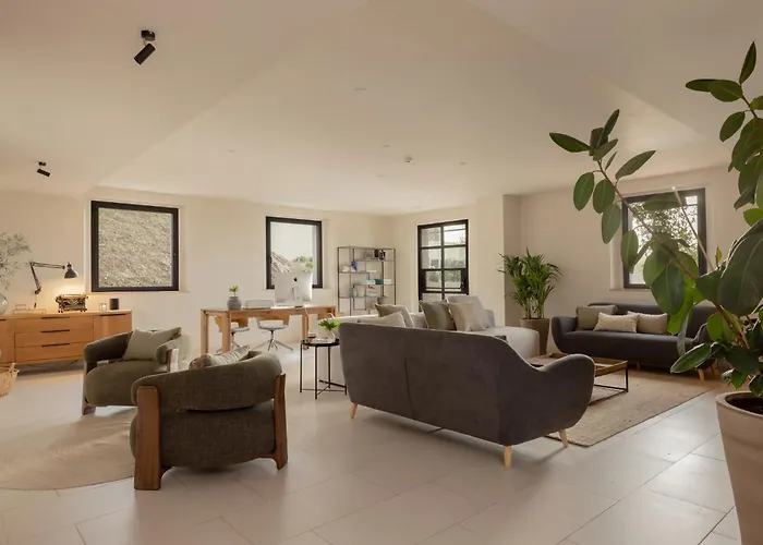 Bufi, Espectacular Casa Con Piscina Interior Llagostera